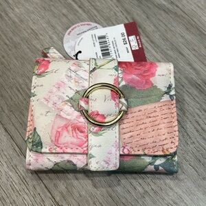 NWT- Women’s Mundi Anna Womens RFID Blocking Indexer
Wallet Rose Letters